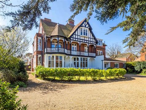 tudor villas cromer.